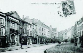 Place du Petit Martroy 1900-1920, carte postale - Collections Musées de Pontoise et Bibliothèque municipale Place du Petit Martroy 1900-1920, carte postale - Collections Musées de Pontoise et Bibliothèque municipale